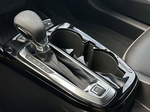 Certified 2025 Chevrolet Trax ACTIV w/ Sunroof Package FWD image 30