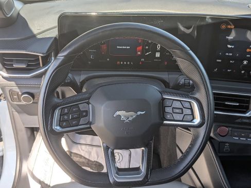 Used 2025 Ford Mustang Premium RWD image 31