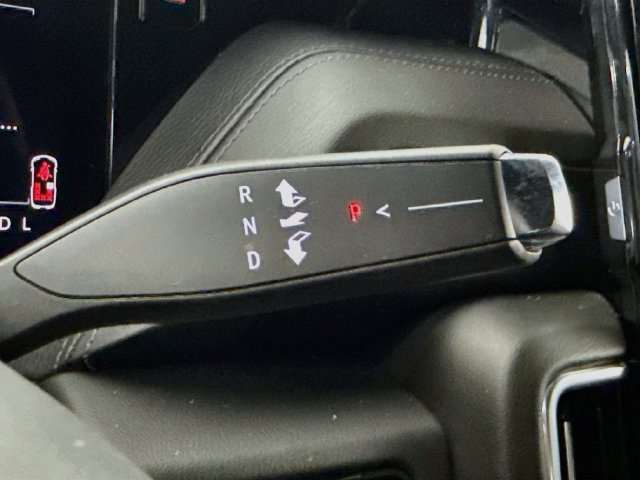 Used 2025 GMC Yukon XL Denali RWD image 19