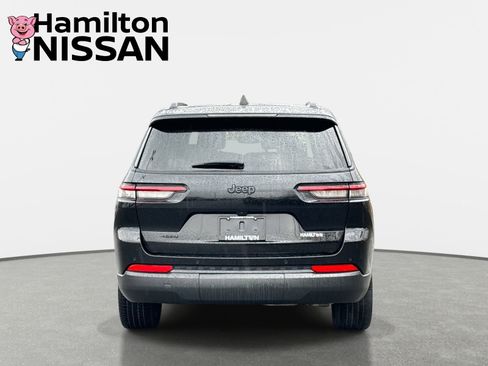 Used 2023 Jeep Grand Cherokee L Laredo image 3