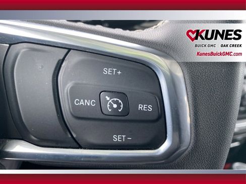 Used 2023 Jeep Wrangler Sahara image 13