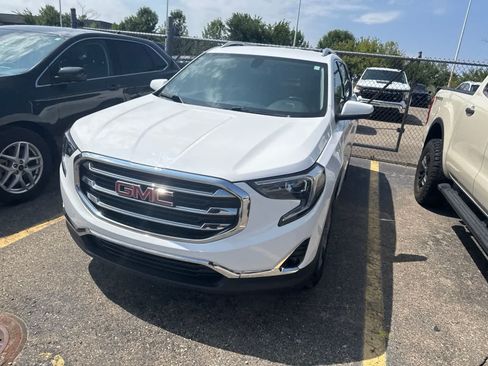 Used 2019 GMC Terrain SLT w/ Preferred Package AWD/4WD image 3