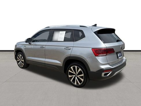 Used 2024 Volkswagen Taos SE FWD image 7