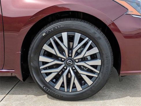 New 2025 Nissan Altima 2.5 SV w/ SV Premium Package image 12