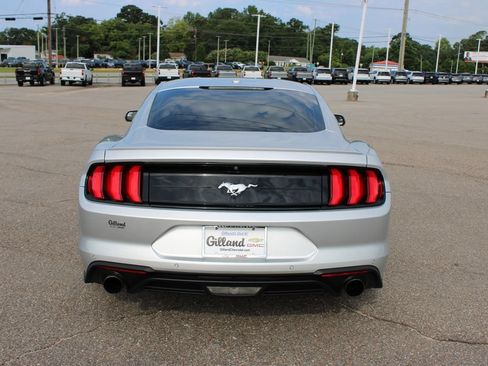 Used 2019 Ford Mustang Coupe w/ Equipment Group 101A RWD image 18
