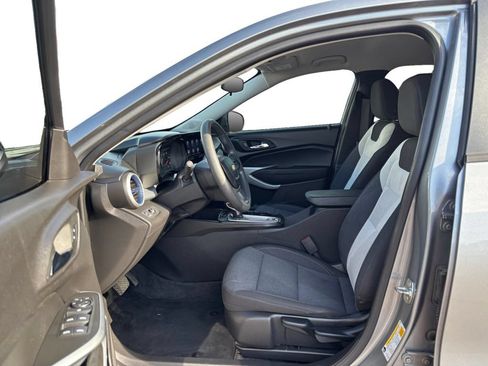 Used 2024 Chevrolet Trax LS w/ LS Convenience Package FWD image 14