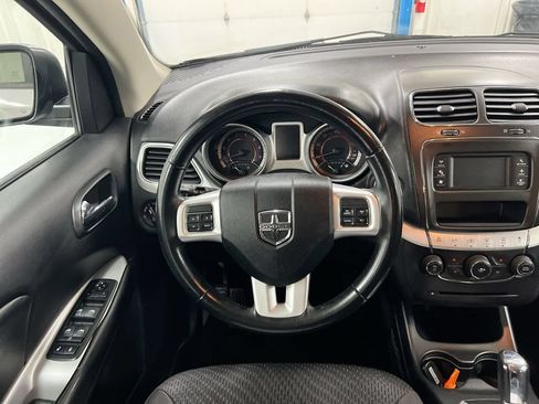 Used 2019 Dodge Journey SE w/ Premium Group FWD image 11