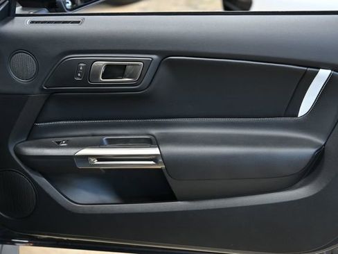 Used 2020 Ford Mustang Shelby GT500 w/ Carbon Fibre Track Pack image 35