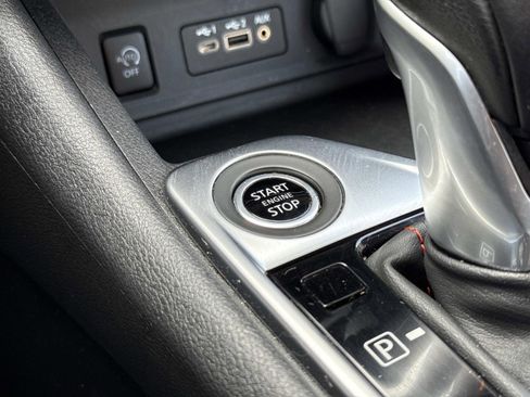 Certified 2025 Nissan Sentra SR image 19