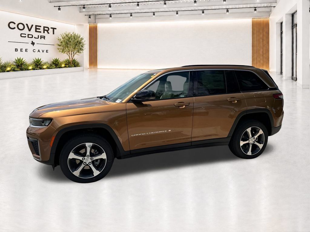 New 2026 Jeep Grand Cherokee Limited RWD image 6