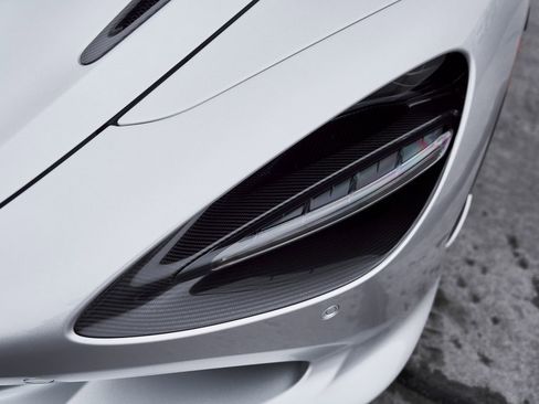 Used 2024 McLaren 750S Spider image 11