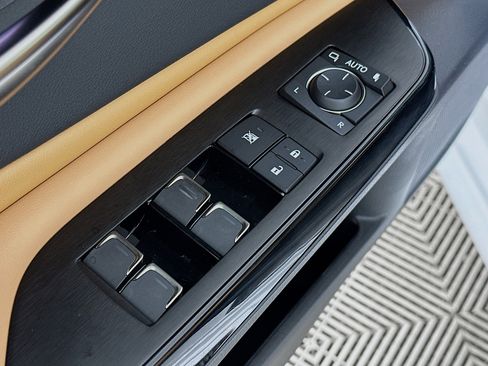 New 2025 Lexus ES 350 w/ Premium Package image 17