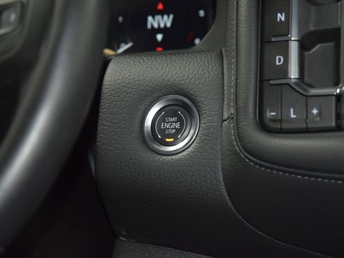 Used 2024 GMC Yukon XL Denali w/ Advanced Technology Package AWD/4WD image 36