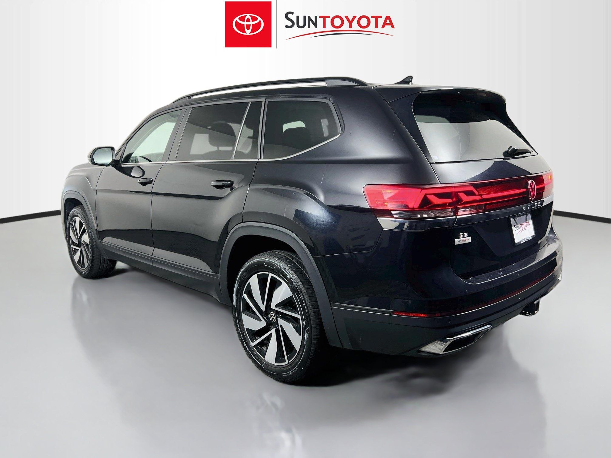 Used 2024 Volkswagen Atlas SE AWD/4WD image 6