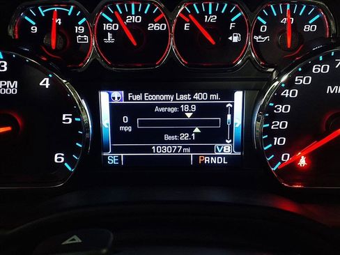 Used 2018 Chevrolet Suburban LT image 18