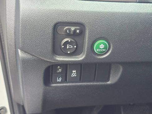Used 2022 Honda Pilot Sport image 24