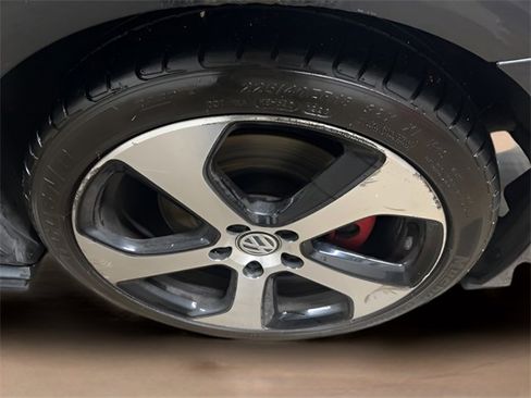 Used 2015 Volkswagen GTI SE w/ Lighting Package (SEL) image 9