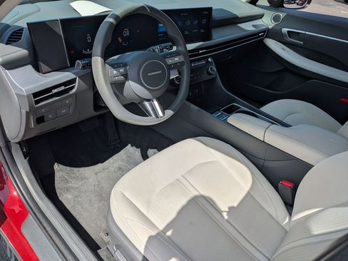 Used 2025 Hyundai Sonata SEL FWD image 17