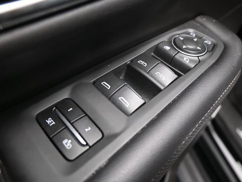 Used 2021 Chevrolet Tahoe Premier w/ Premium Package AWD/4WD image 11