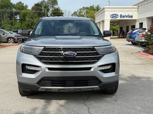 Used 2024 Ford Explorer XLT w/ Equipment Group 202A AWD/4WD image 2