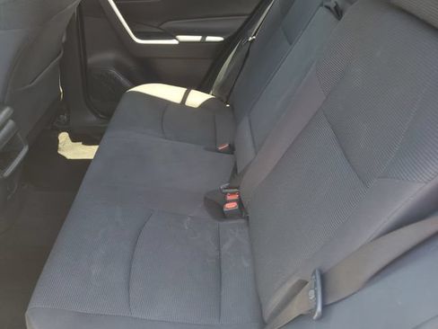 Used 2019 Toyota RAV4 LE AWD/4WD image 10