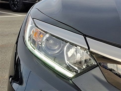 Certified 2019 Honda HR-V LX image 26