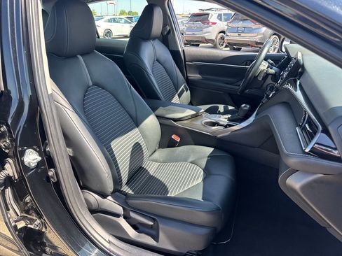 Used 2024 Toyota Camry SE image 11