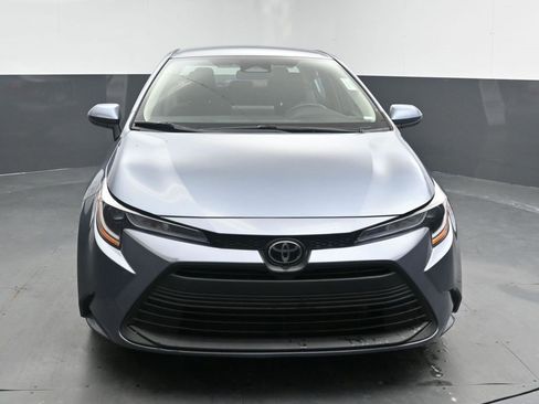 Used 2023 Toyota Corolla LE image 3