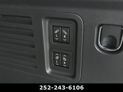Used 2026 GMC Acadia Denali Ultimate w/ LPO, Floor Liner Package AWD/4WD image 34