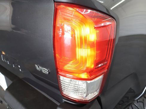 Used 2019 Toyota Tacoma SR5 RWD image 28