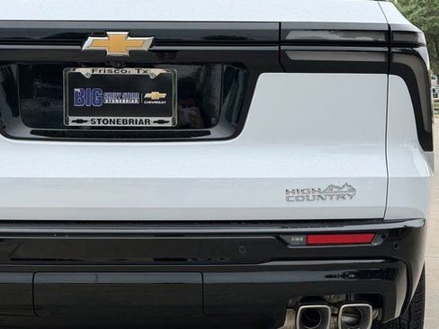 New 2026 Chevrolet Traverse High Country FWD image 6
