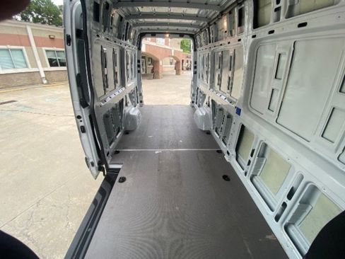 Used 2021 Mercedes-Benz Sprinter 2500 w/ Driver Convenience Package image 23