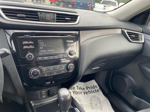 Used 2014 Nissan Rogue S image 12