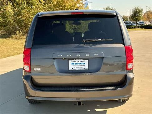 Used 2019 Dodge Grand Caravan SE image 6