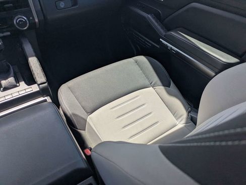 Used 2025 Toyota Tacoma TRD Off-Road image 18