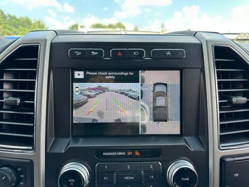 Used 2018 Ford F150 Lariat w/ Equipment Group 502A Luxury AWD/4WD image 23