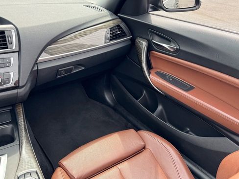 Used 2017 BMW 230i Convertible image 10