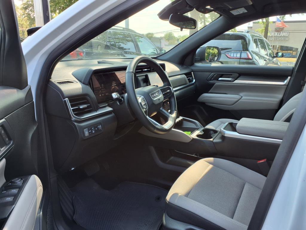 Used 2025 GMC Terrain Elevation AWD/4WD image 17