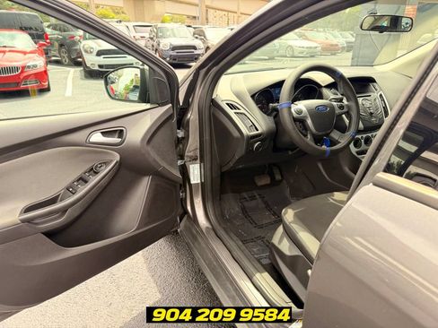 Used 2014 Ford Focus SE FWD image 21