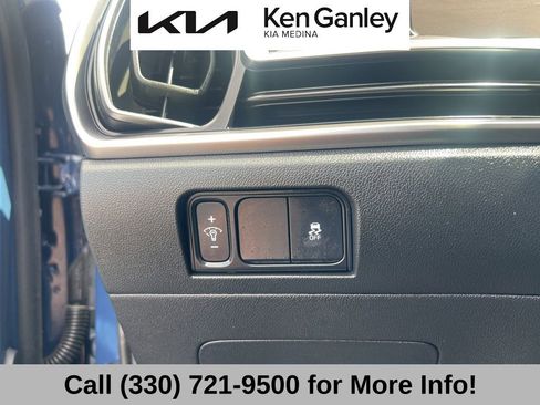 Certified 2025 Kia Sorento S w/ Panoramic Sunroof Package FWD image 30
