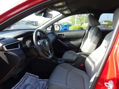 Used 2024 Toyota Corolla Cross SE image 12