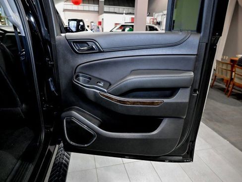 Used 2020 Chevrolet Suburban LT image 29