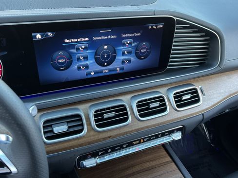 Certified 2025 Mercedes-Benz GLS 450 4MATIC image 19