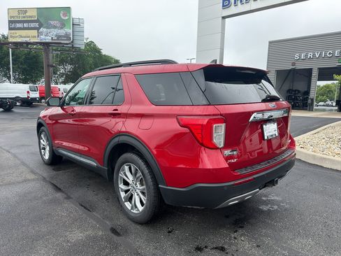 Used 2022 Ford Explorer XLT w/ Equipment Group 202A AWD/4WD image 8