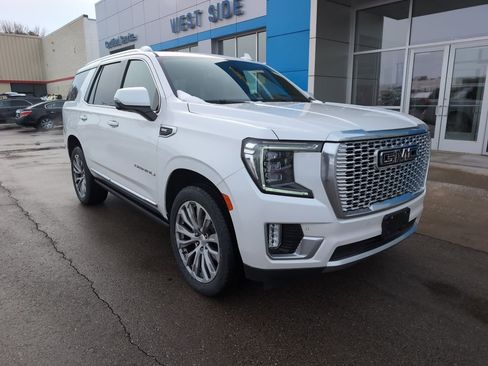 Used 2021 GMC Yukon Denali w/ Denali Premium Package image 2
