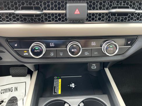 Certified 2025 Honda HR-V EX-L image 17