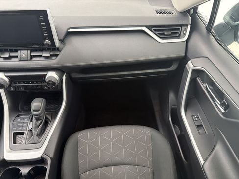 Used 2019 Toyota RAV4 XLE w/ Convenience Package AWD/4WD image 28