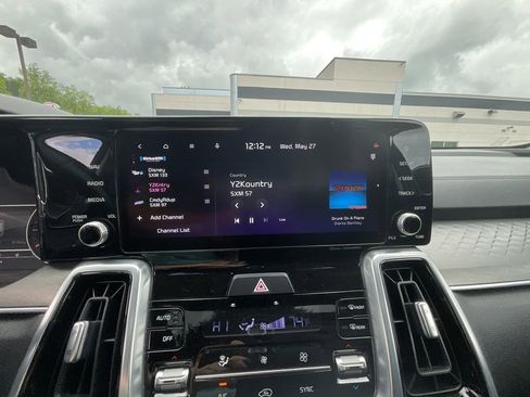 Certified 2022 Kia Sorento SX AWD/4WD image 17