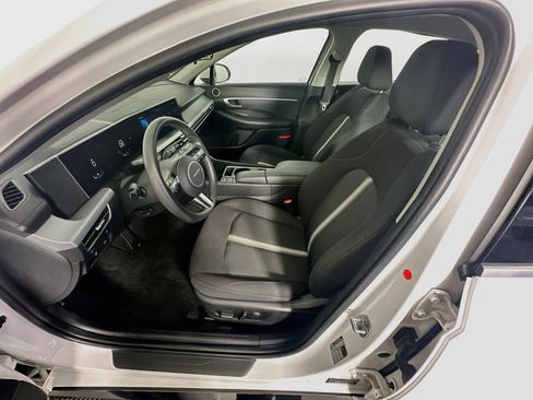 Used 2025 Hyundai Sonata SEL FWD image 13