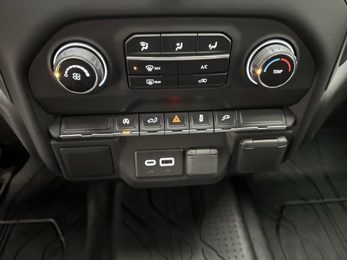 Used 2021 Chevrolet Silverado 1500 Custom AWD/4WD image 31